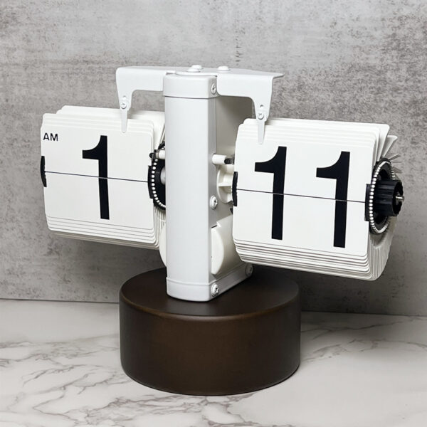 FLIPPO® The Flipping Clock - Image 5
